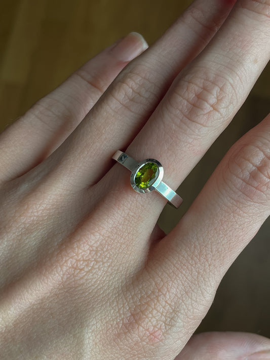 Ring mit Peridot